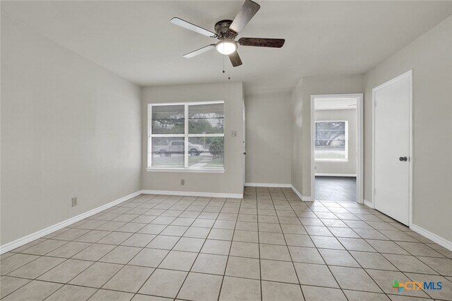 Foto del edificio - 334 Craddock Ave