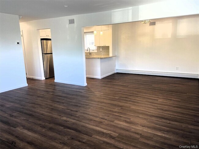 Foto del edificio - 473 Franklin Blvd