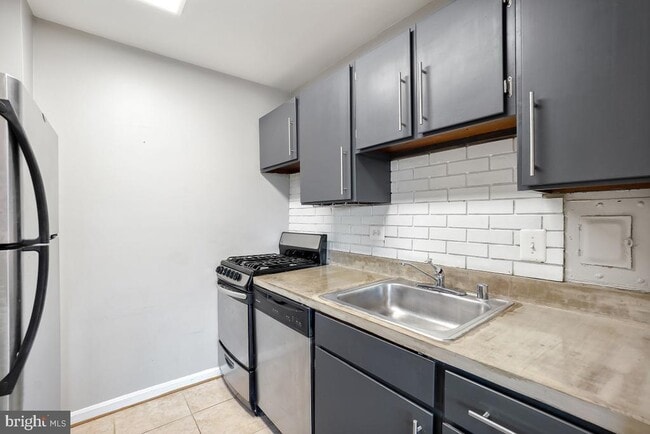 Building Photo - 1900 Lyttonsville Rd