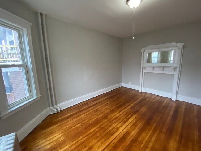 Building Photo - 38 Bellevue St