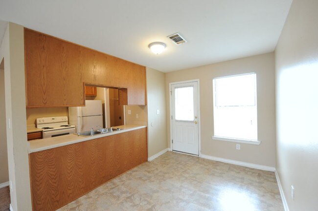 Foto del edificio - 14855 Angela Drive