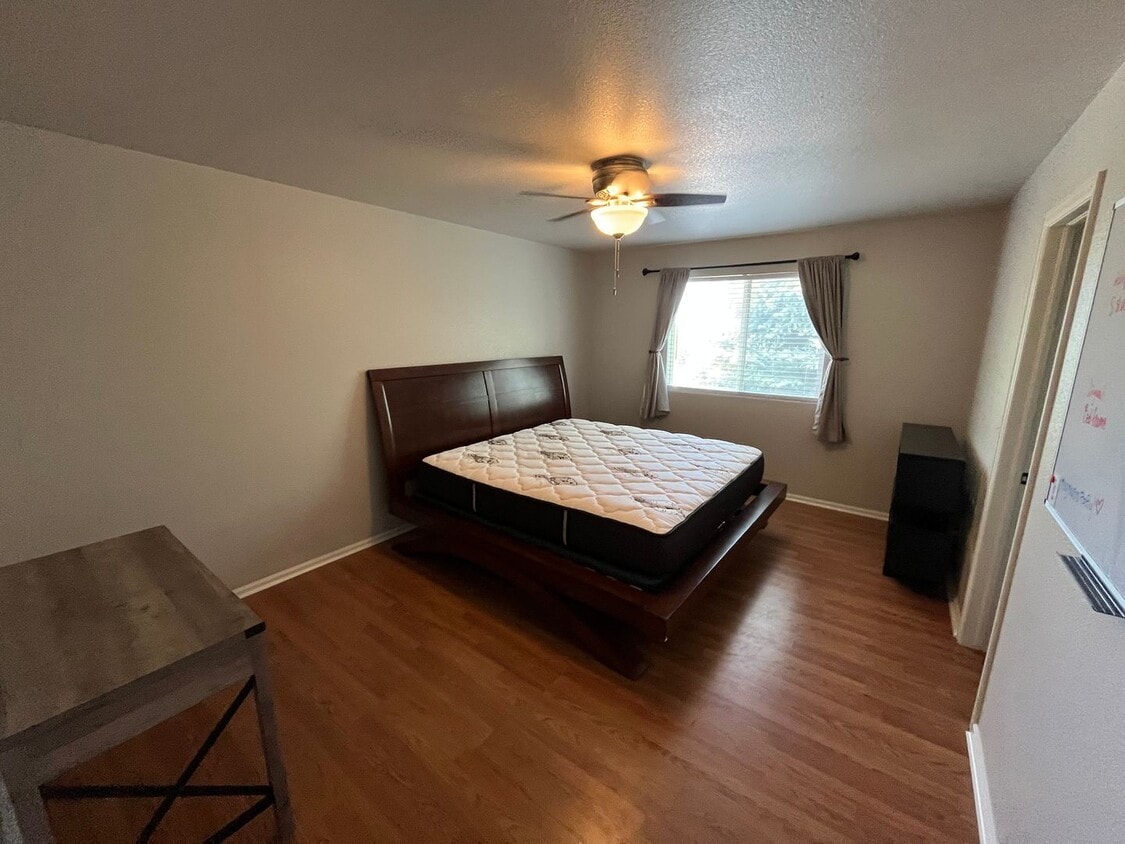 Building Photo - Great Townhome in Fort Collins