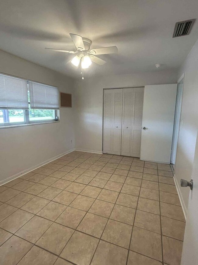 Foto del edificio - 4 Bedroom Cape Coral