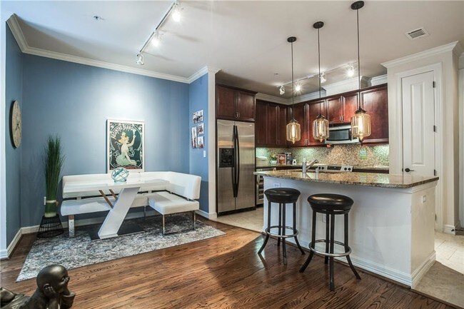 Foto del edificio - 8616 Turtle Creek Blvd