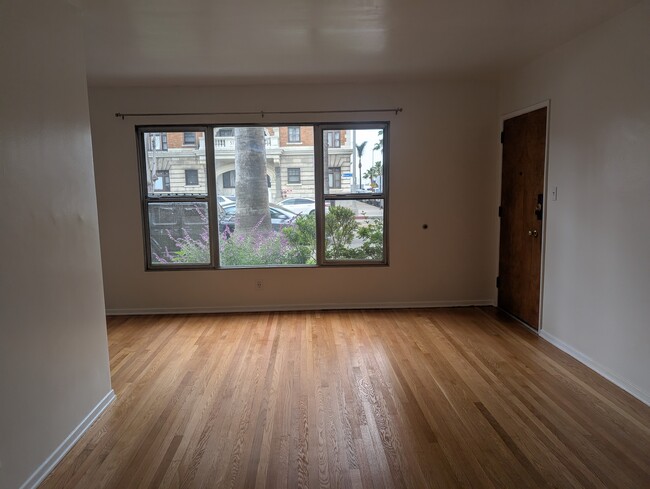 Building Photo - 1015 E Ocean Blvd