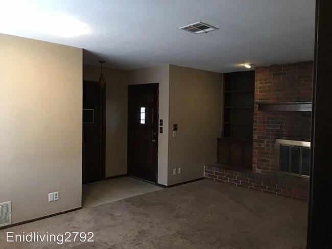 Building Photo - 2 br, 2 bath Apartment - 4607 Spring Ridge Rd