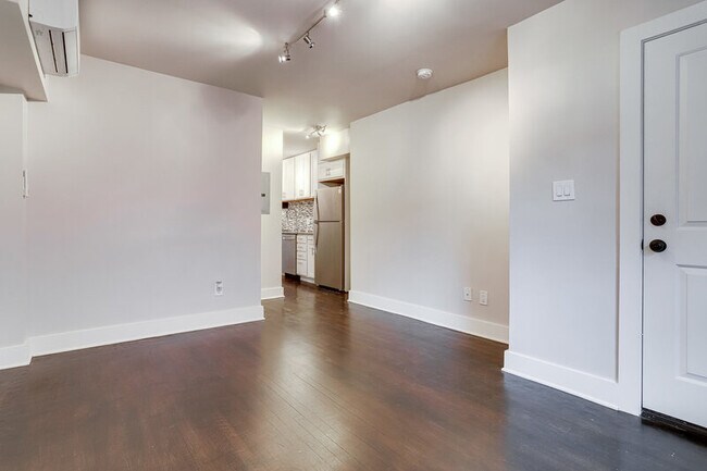 Foto del edificio - 82 Q St SW
