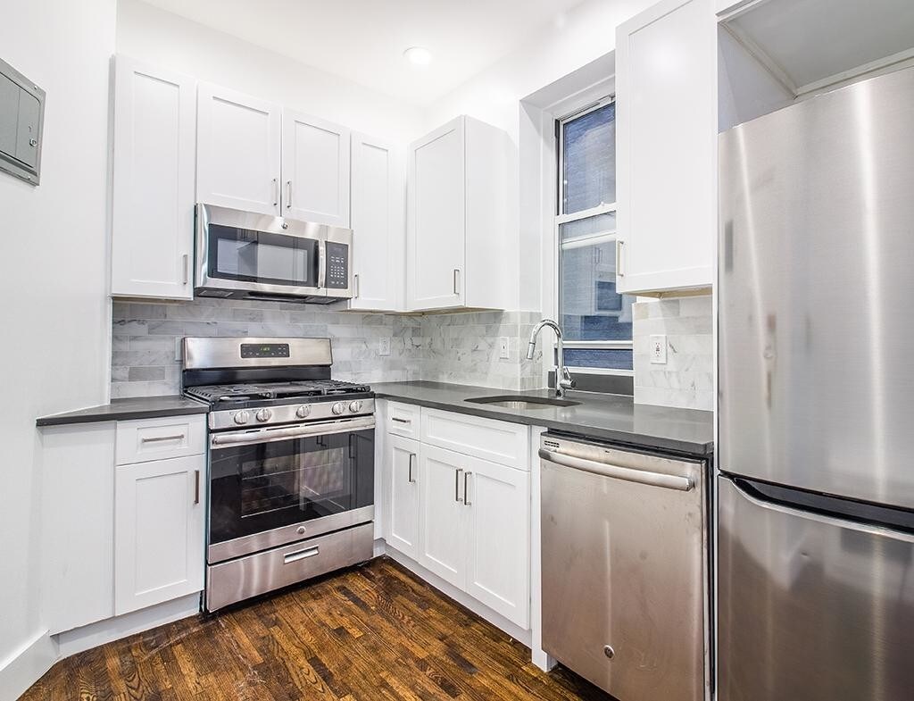 Primary Photo - 536 E 89th St
