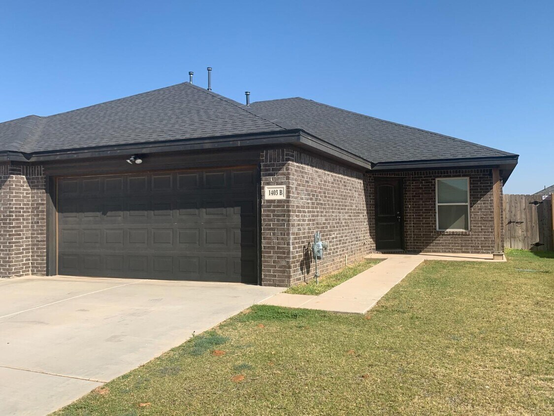1403 16th St, Shallowater, TX 79363 Townhome Rentals in Shallowater