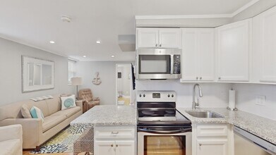 Building Photo - 130 G St