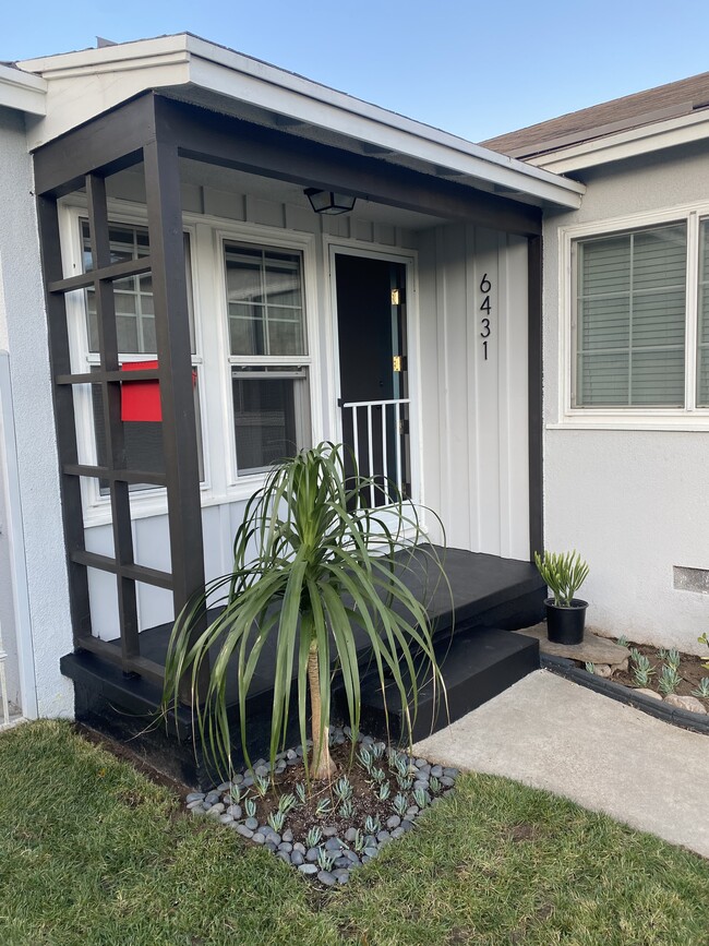 front porch - 6431 W 86th Plz