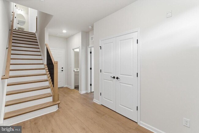 Foto del edificio - 4 Barton Ave