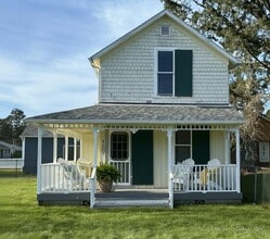 Building Photo - 4503 L Pl