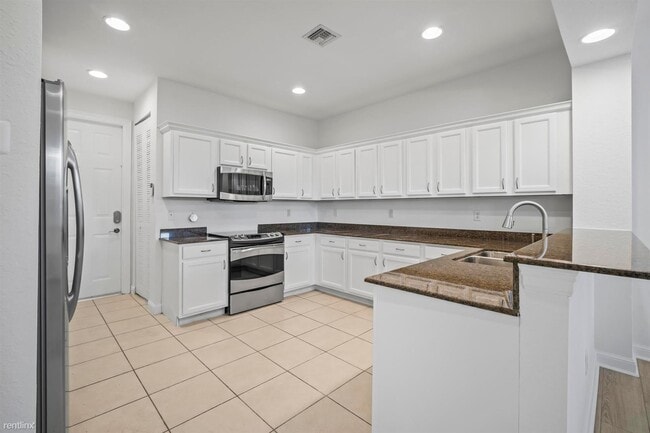 Building Photo - 3 br, 2.5 bath House - 990 Millbrae Ct Unit 2