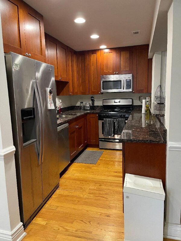 Foto principal - 2501 W Touhy Ave