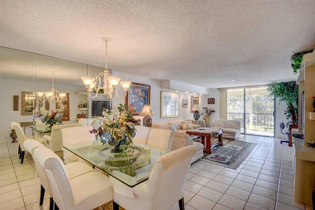 Foto del edificio - 15461 Pembridge Dr