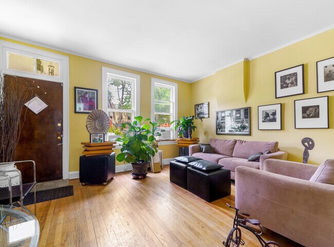 Bright and spacious Living room - 7431 S Chappel Ave