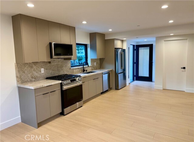 Foto del edificio - 12820 Bloomfield St