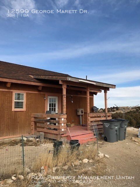 Foto del edificio - 3 bedroom 1 bath home Mini ranches