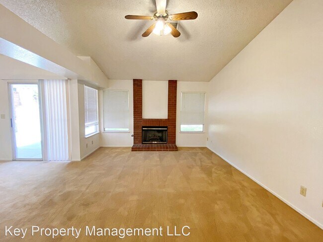 Foto del edificio - 3 br, 2 bath House - 8061 Crystal Haven Ln