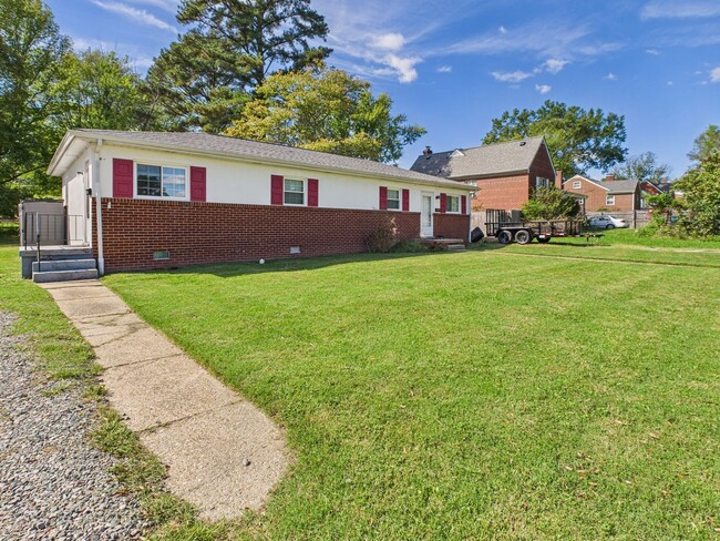 Building Photo - 6018 Club Rd