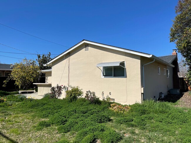 Building Photo - 1774 Barcelona Ave San Jose, CA 95124