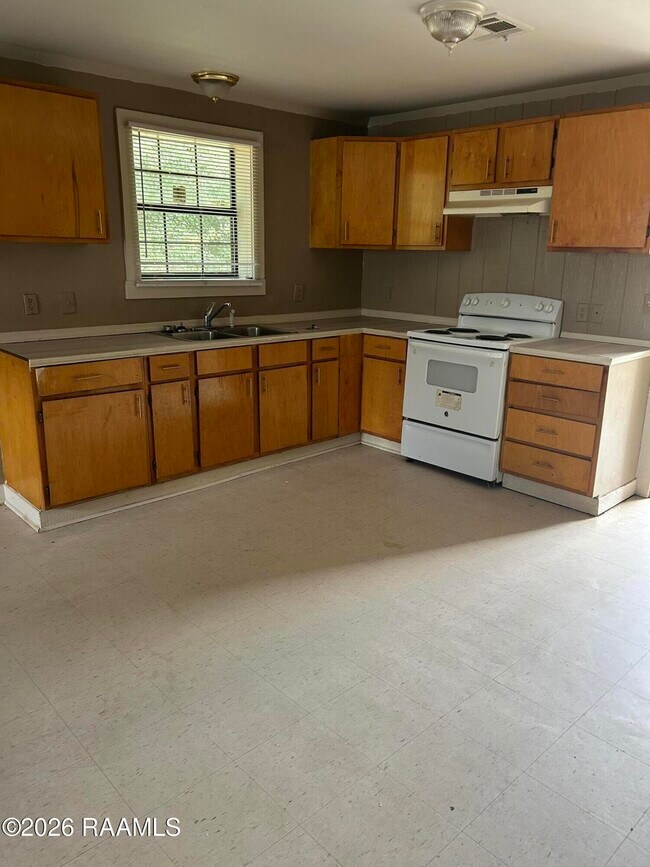 Foto del edificio - 240 Sawmill Dr