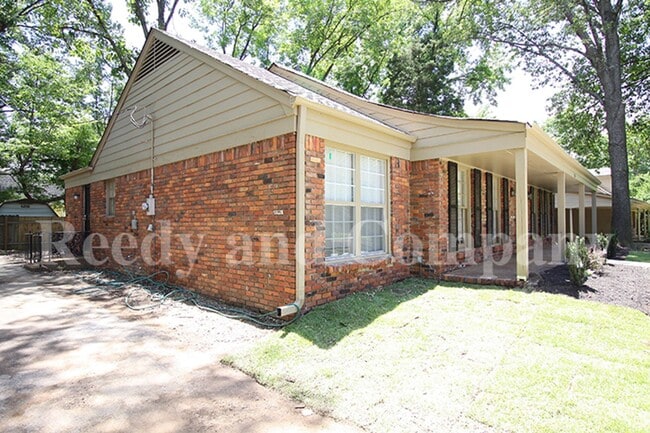 Building Photo - 5127 Kingswood Cir