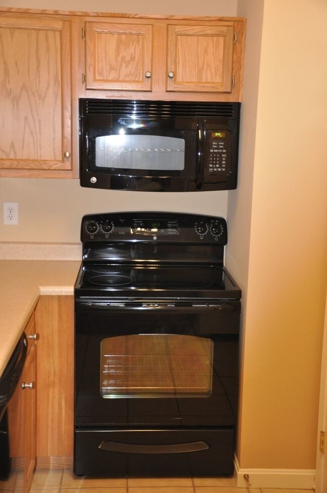 Building Photo - 1120 Westlynne Pl