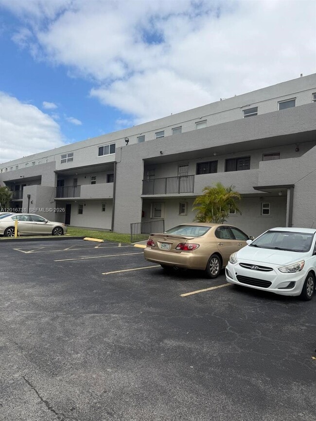 Foto del edificio - 30 NW 87th Ave