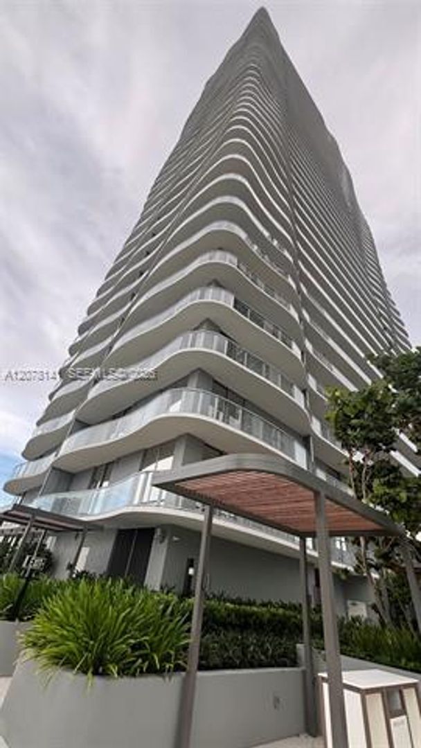 Foto del edificio - 1400 Biscayne Blvd