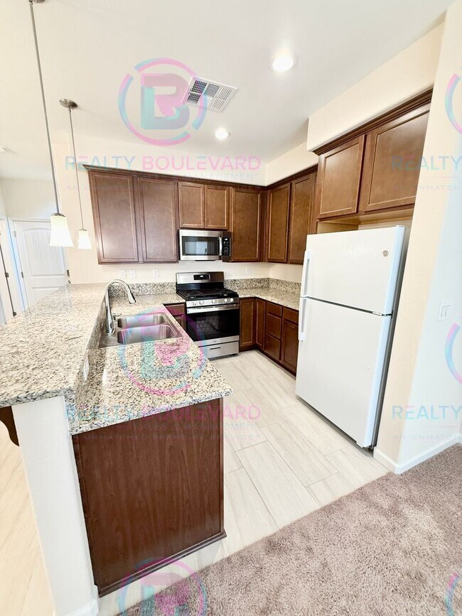 Building Photo - Modern Comfort and Convenience: Stylish 2-Bedroom 2.5 Bathroom Condo in Carson City