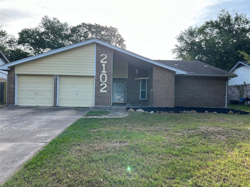 Primary Photo - 2102 Westlake Way