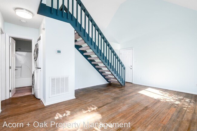 Foto del edificio - 3 br, 2 bath House - 2 Tiffany Pl