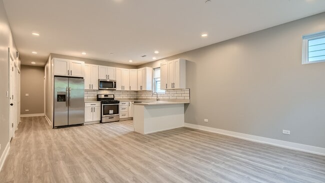 Building Photo - 2035 Dodge Ave