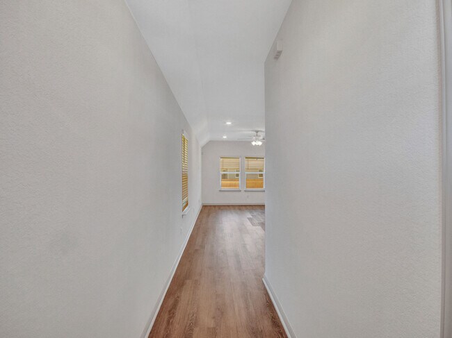 Building Photo - 105 Mulberry Creek Ln