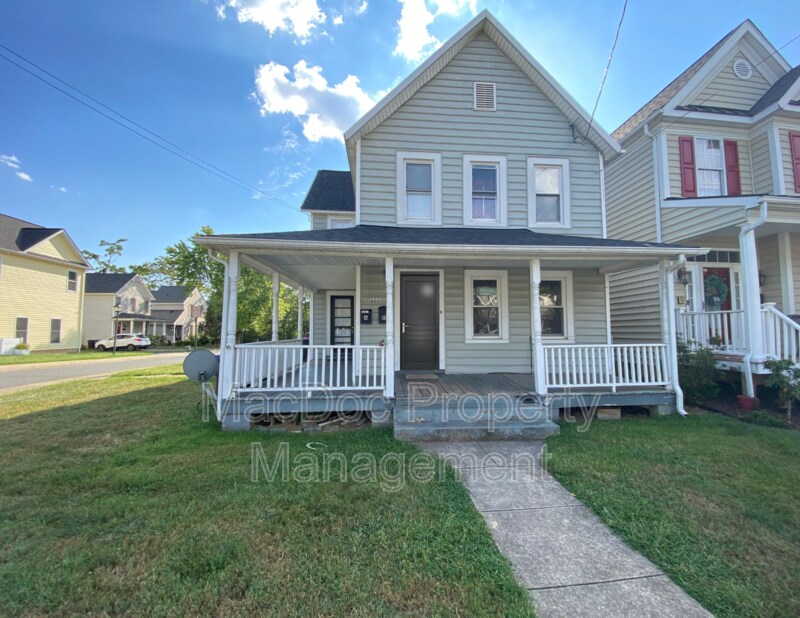 1800 Washington Ave Unit B, Fredericksburg, VA 22401 Condo for Rent