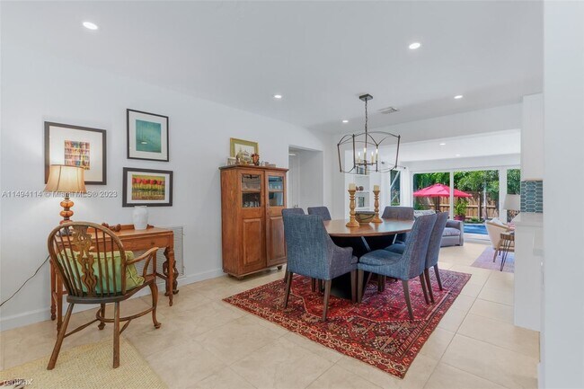 Foto del edificio - 3 br, 2 bath House - 1639 NE 27th Dr
