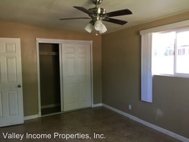 Building Photo - 3631-3637 E Oak St