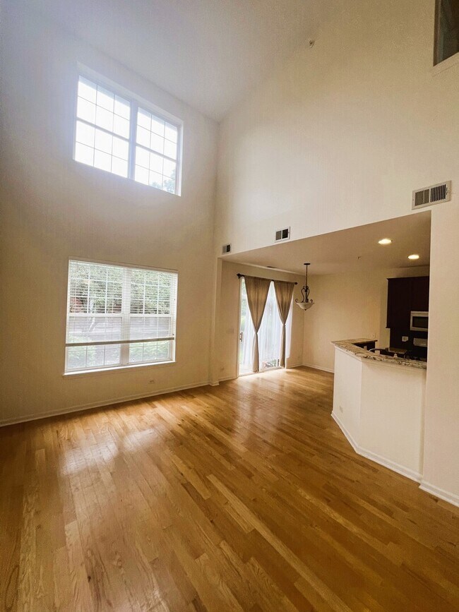 Foto del edificio - 1029 Enfield Dr