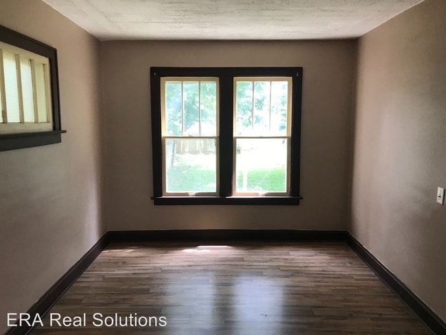 Building Photo - 3 br, 1 bath House - 264 Nashoba Avenue