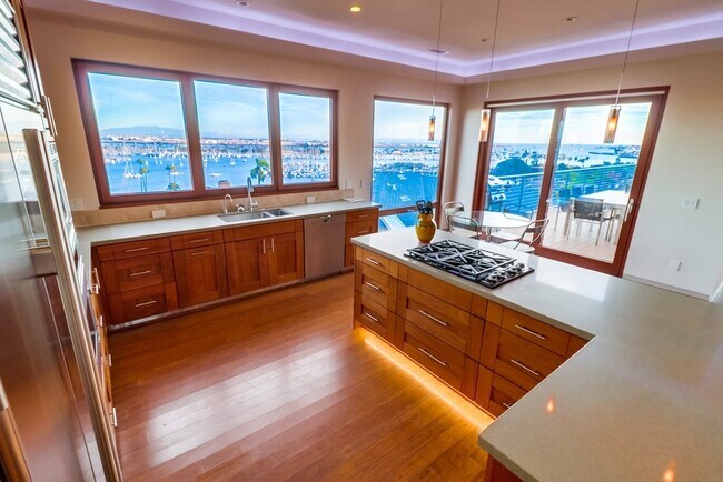 Foto del edificio - 835 Armada Terrace