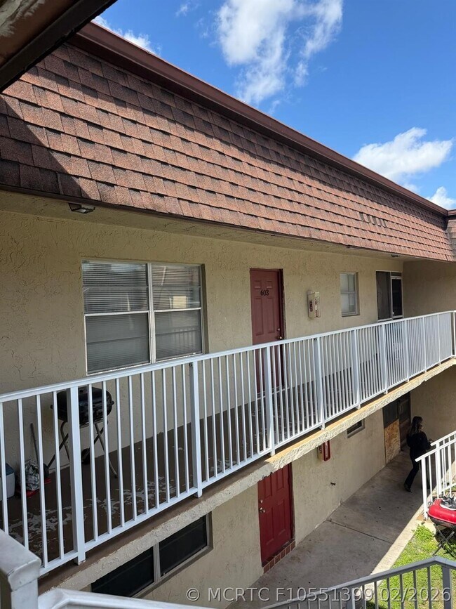Foto del edificio - 4524 SW 54th St