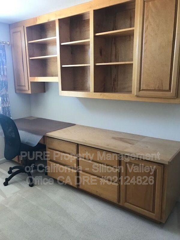 Foto del edificio - 500 Fern Ridge Ct.