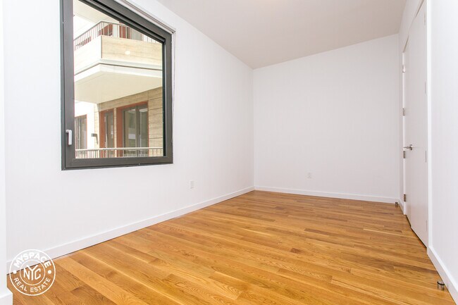 Building Photo - 54 Noll St