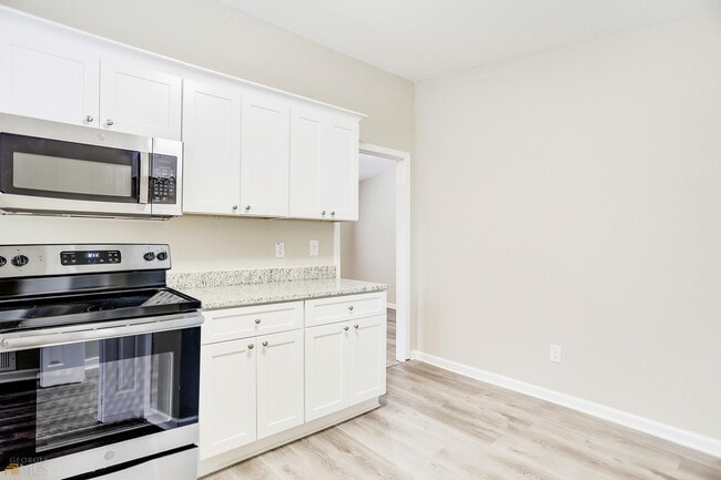 Building Photo - 2917 1st Ave SW