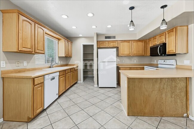 Building Photo - 4056 E Constitution Ct