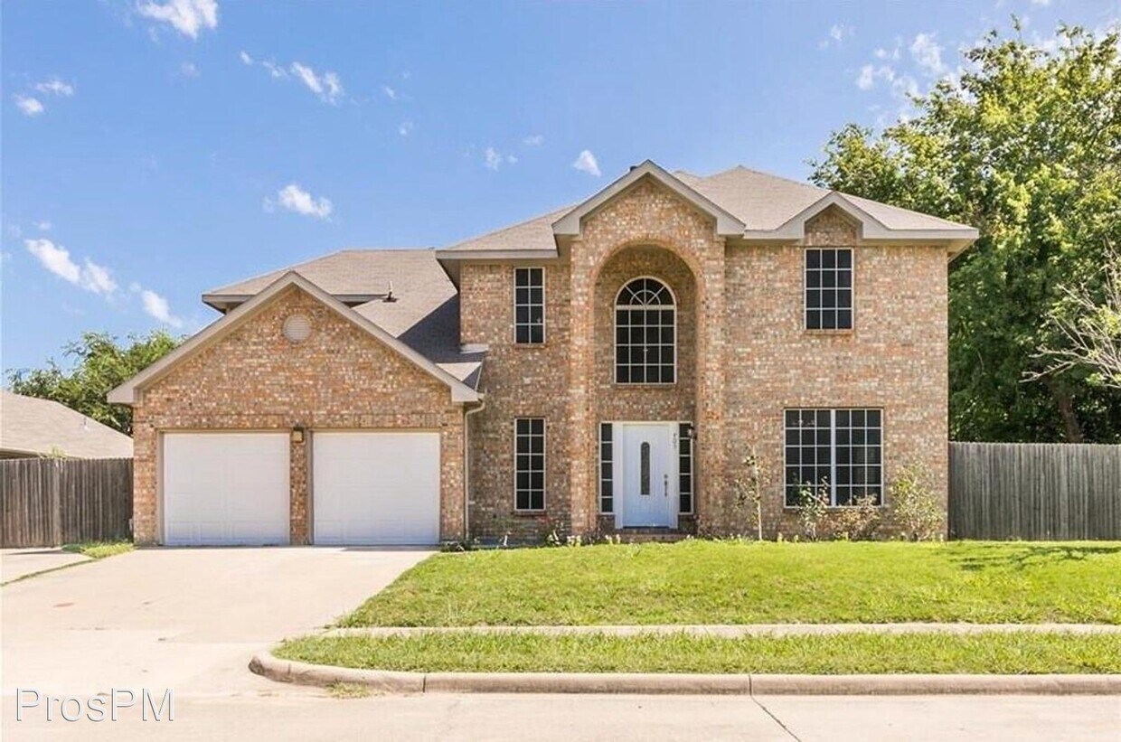 405 E Embercrest Dr, Arlington, TX 76018 House Rental in Arlington