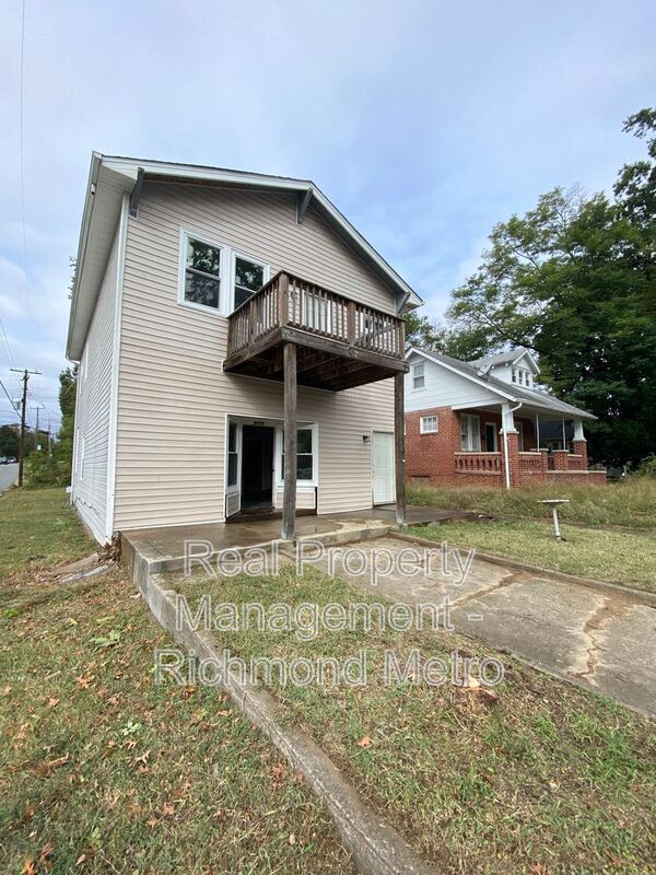Building Photo - 5115 Salem St