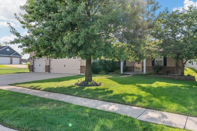 Building Photo - Spacious 3-Bed, 3-Bath Home in Wentzville